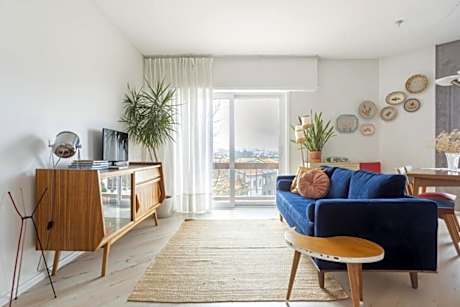 Spacious and Bright City Ap II