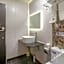Zhiying Star Travel Collection Hotel (Zhujiang New Town Wuyangyu Subway Station)