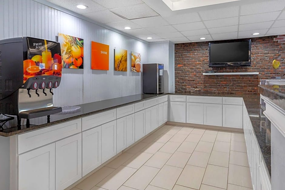 Comfort Inn Hyannis - Cape Cod