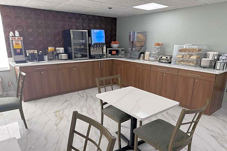 Wingate by Wyndham Livonia