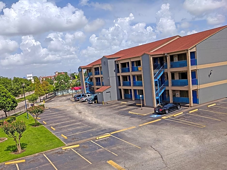 Travelodge by Wyndham Houston Hobby Airport
