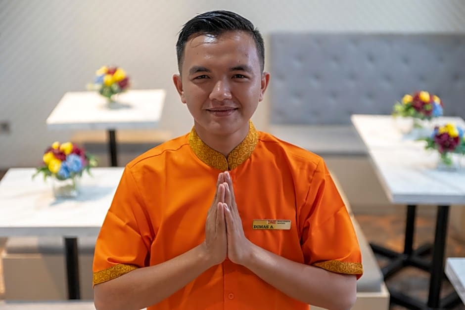 Front One Boutique Karawang