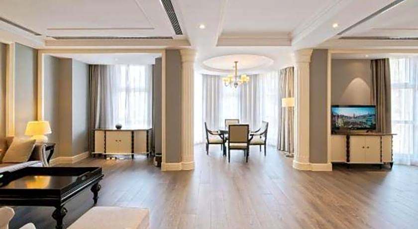 Yin Run Jin Jiang Castle Hotel