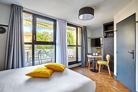 Studio with Terrace