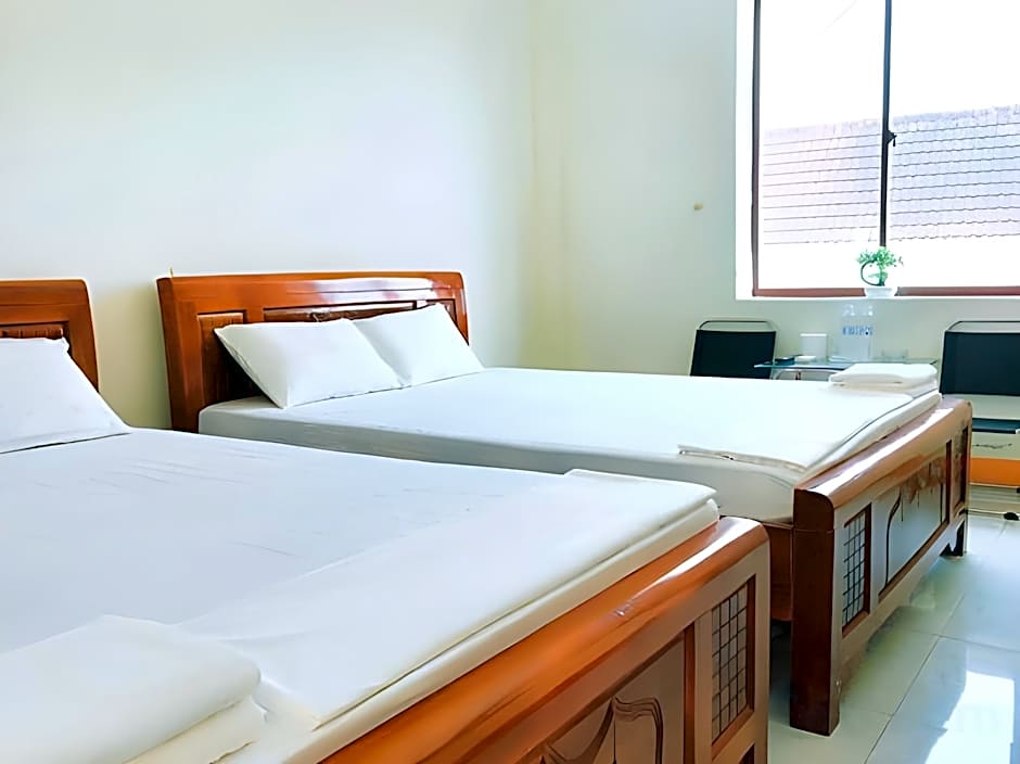 View Nhat Le Beach Hotel