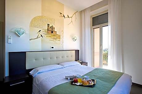 Double or Twin Room with Sea View