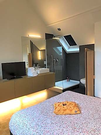 Standard Double Room with Shower