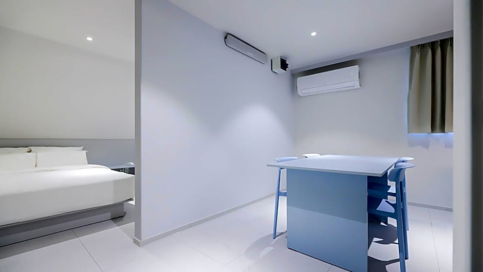 Mate Hotel