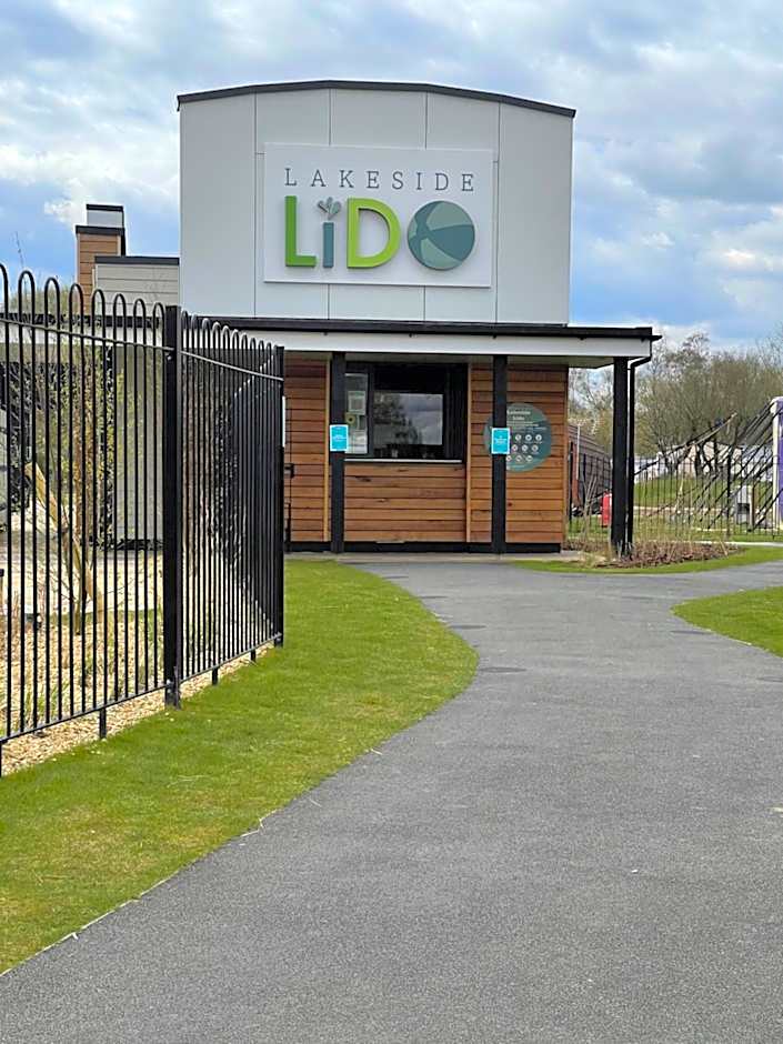 Sunscape breaks At Tattershall Lakes