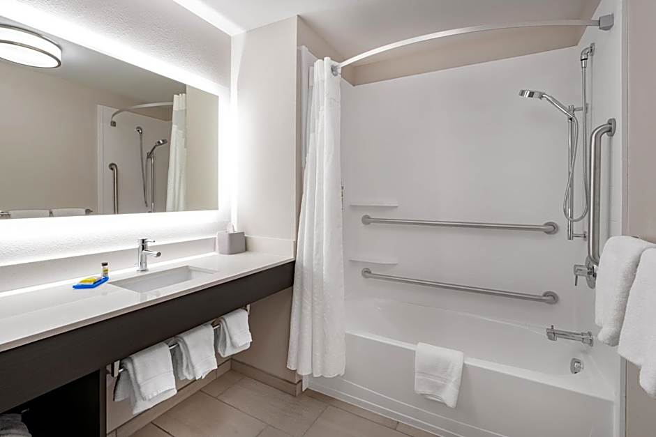 Holiday Inn Express & Suites Trinidad By IHG