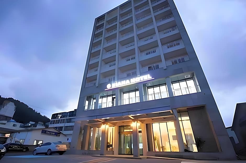 Sims Hotel