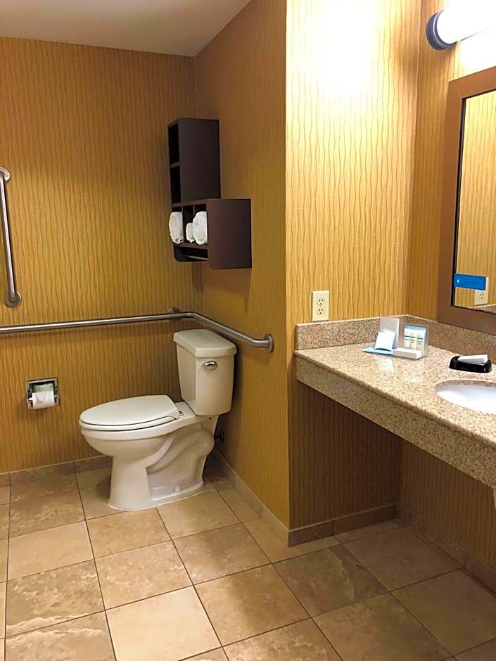Hampton Inn By Hilton And Suites Woodstock