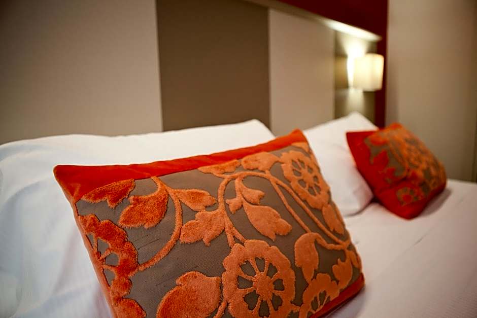 L'Hotel