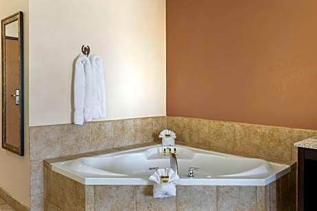 King Suite with Spa Bath