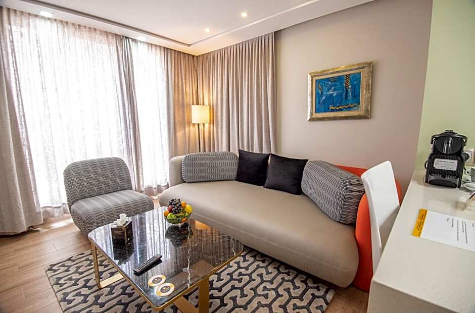 DownTown Hotel By New Art