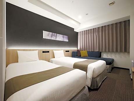 Deluxe Twin Room with Sofa Bed