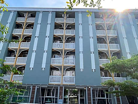 Burapha Bangsaen Garden Apartment