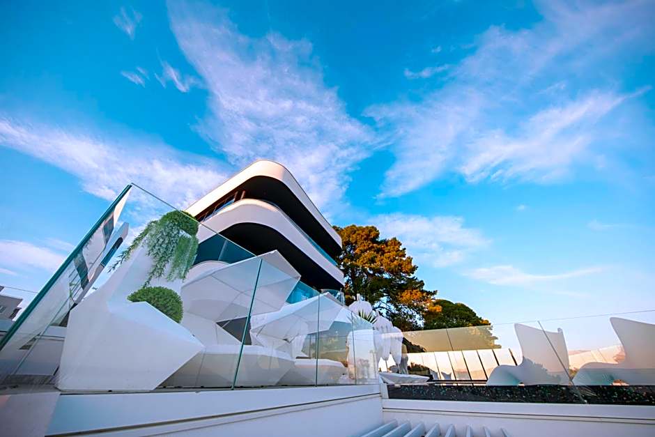 Posh Residence Luxury Suites