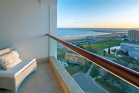 Standard Twin Room with Quarteira View - High Floor