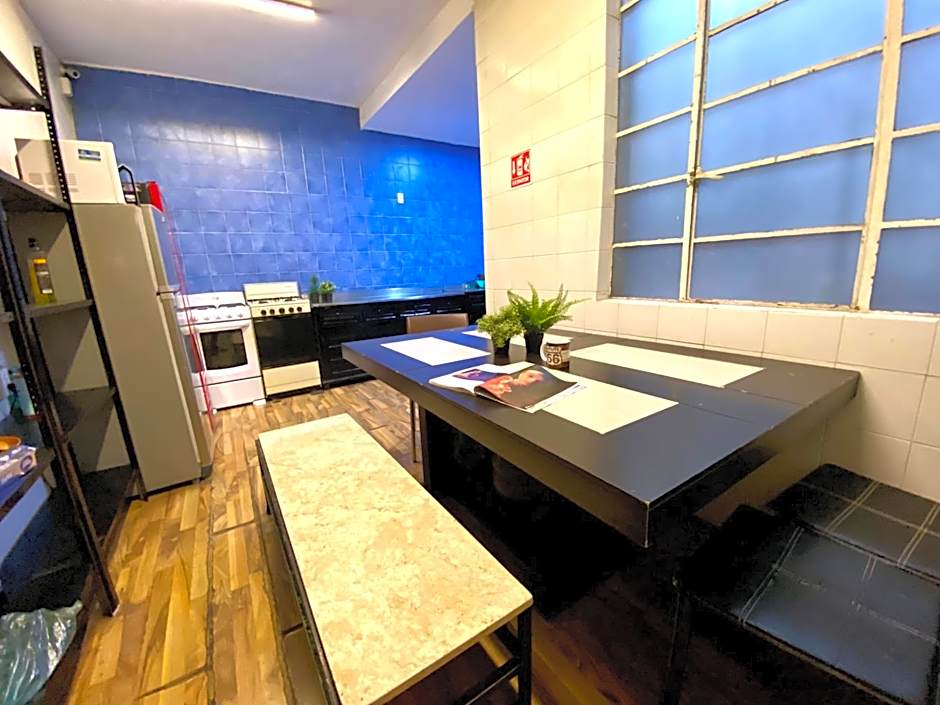 Roomies Hostel Condesa
