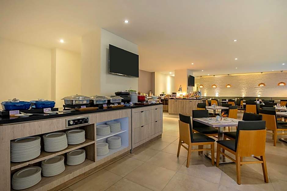 Courtyard By Marriott Santa Marta Resort