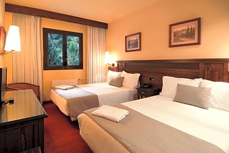Quadruple Room with Rafting Package