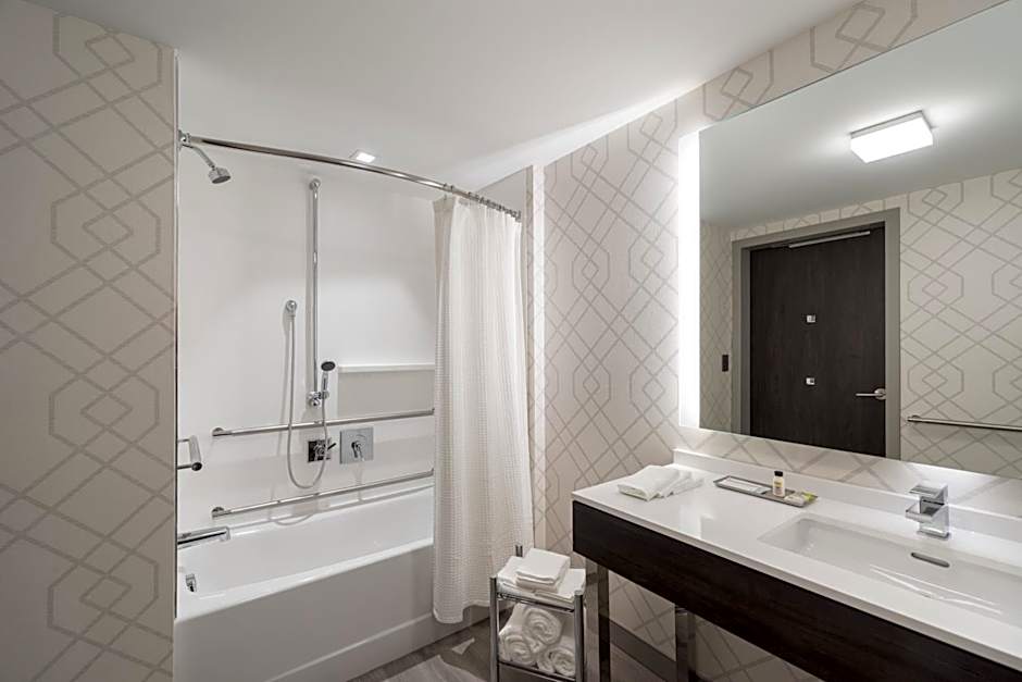 Holiday Inn Boston Logan Airport - Chelsea By IHG