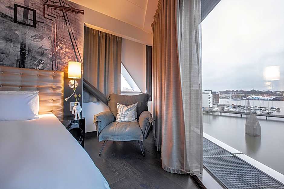 Radisson Blu Riverside Hotel