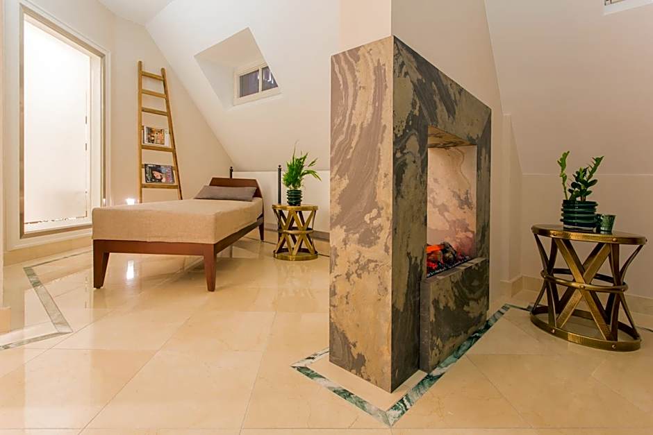 Excelsior Hotel Ernst