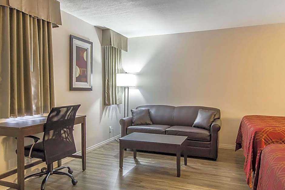 Econo Lodge And Suites