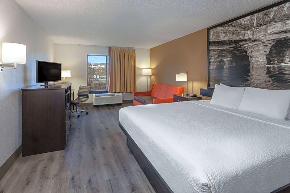 Super 8 by Wyndham Wausau