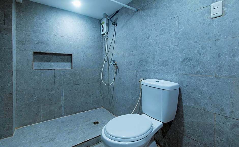 Rcee Place by RedDoorz