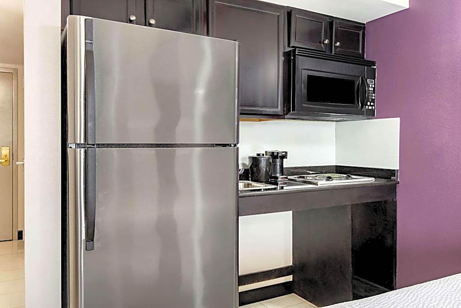 La Quinta Inn by Wyndham West Long Branch/NJ Shore Area