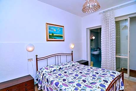 Two-Bedroom Apartment with Terrace and Sea View