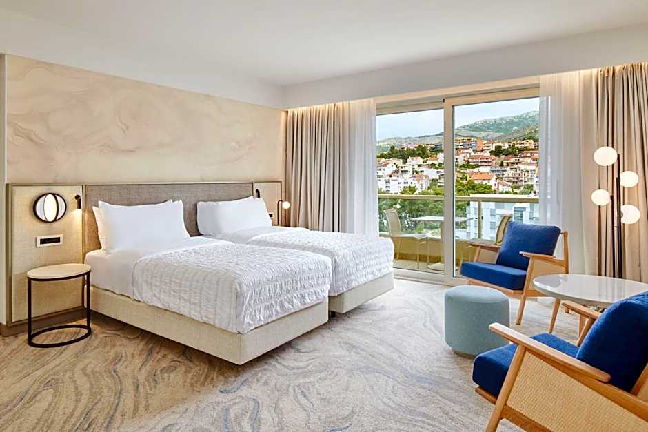 Le Meridien Lav Split