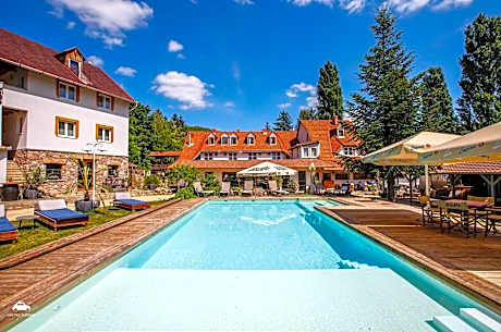 Nomad Hotel & Glamping