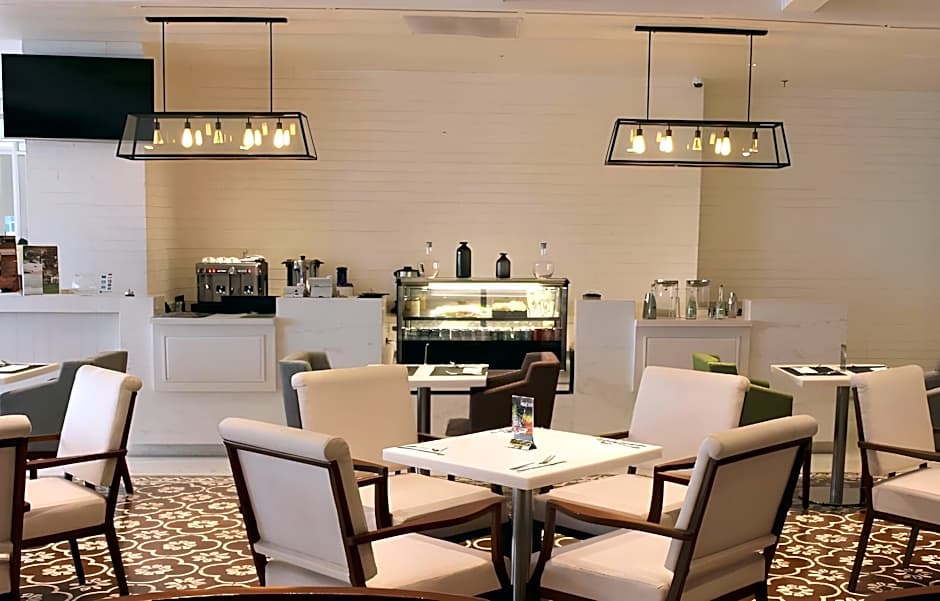 Maxonehotels At Glodok