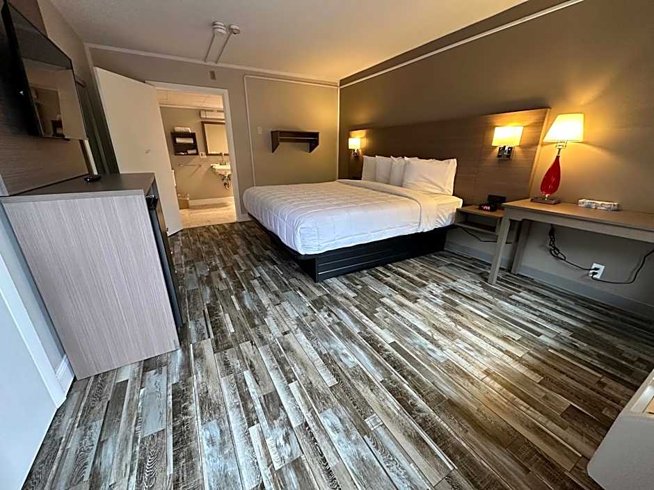 Whalers Inn and Suites