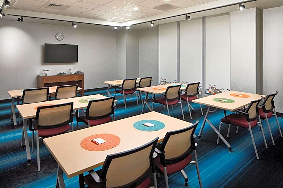 Aloft Seattle Sea-Tac Airport