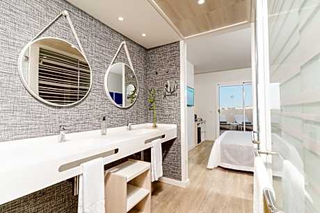 DOUBLE OR TWIN EXCELLENCE