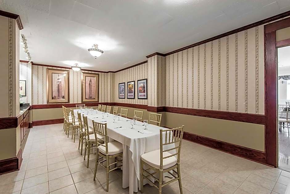 Hotel Bothwell Sedalia Central District, an Ascend Collection Hotel