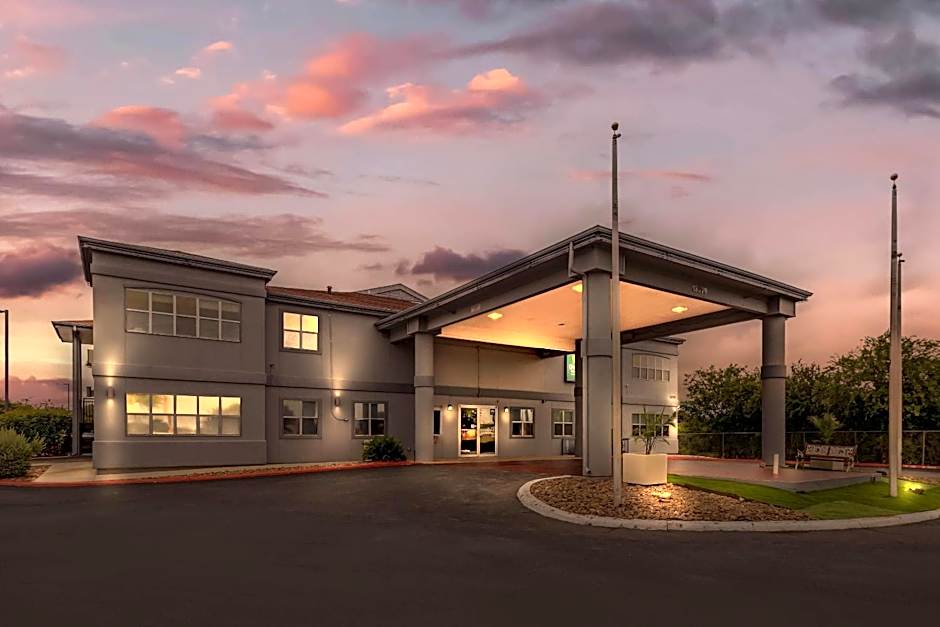 Quality Inn & Suites I-10 Near Fiesta Texas