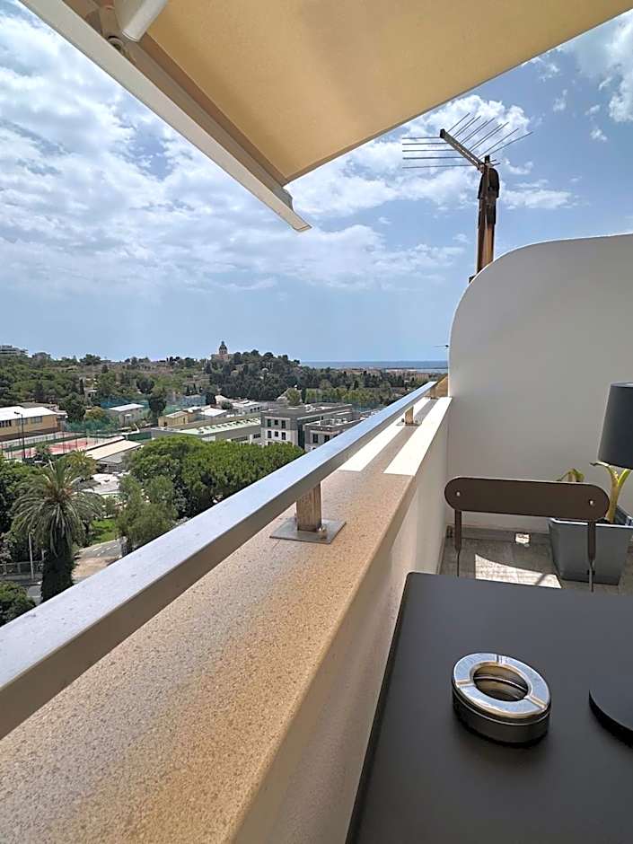 18 Dante Luxury Suites