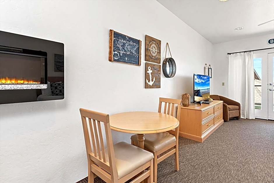 Beach House Inn & Suites