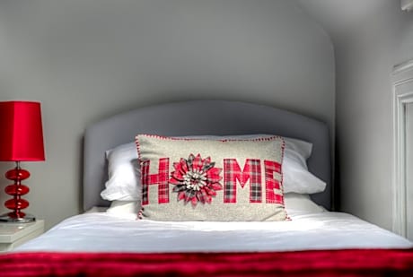 Single Room with Shared Bathroom