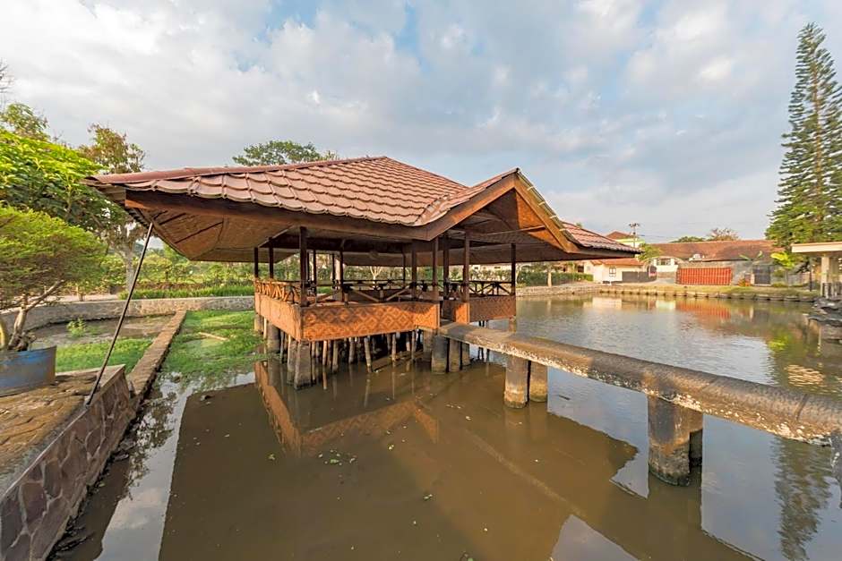 RedDoorz Syariah at Bumi Eyang Enin Homestay Tasikmalaya