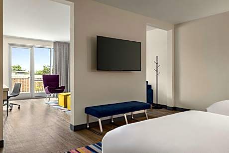 Aloft Suite, Suite, 2 Queen, Balcony