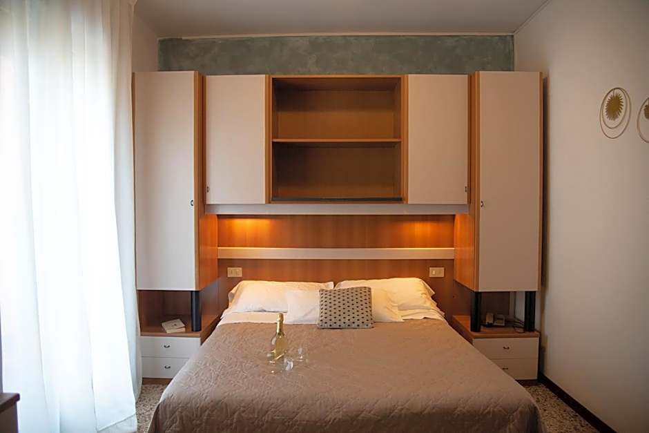 Hotel Crystal