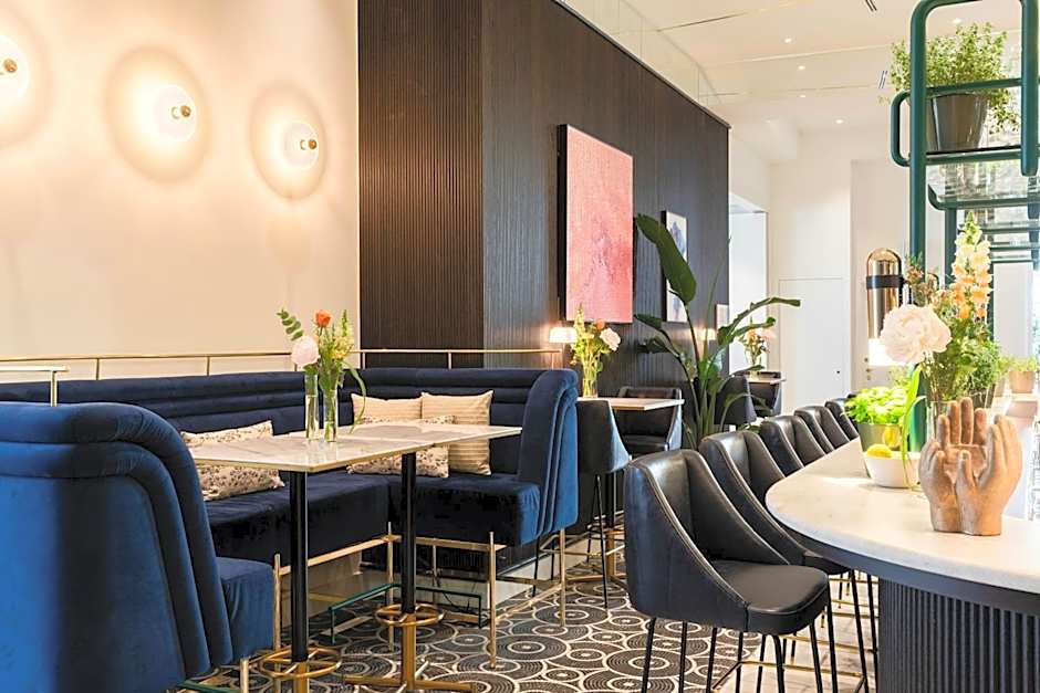 Sapphire House Antwerp, Autograph Collection