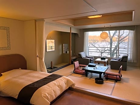 Room with Tatami Area and Lake View - Non-Smoking